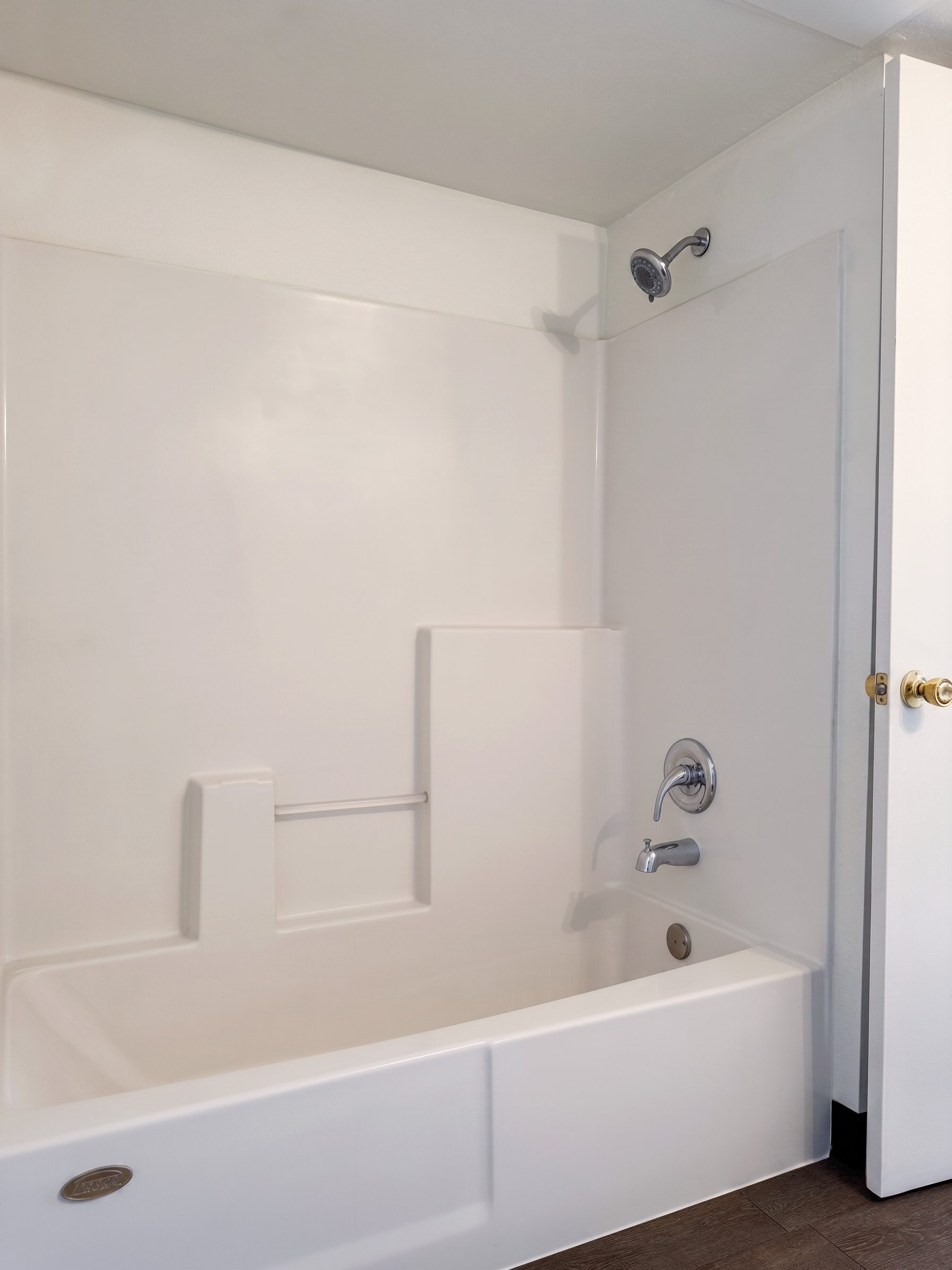Bath and shower at Avalon Cove