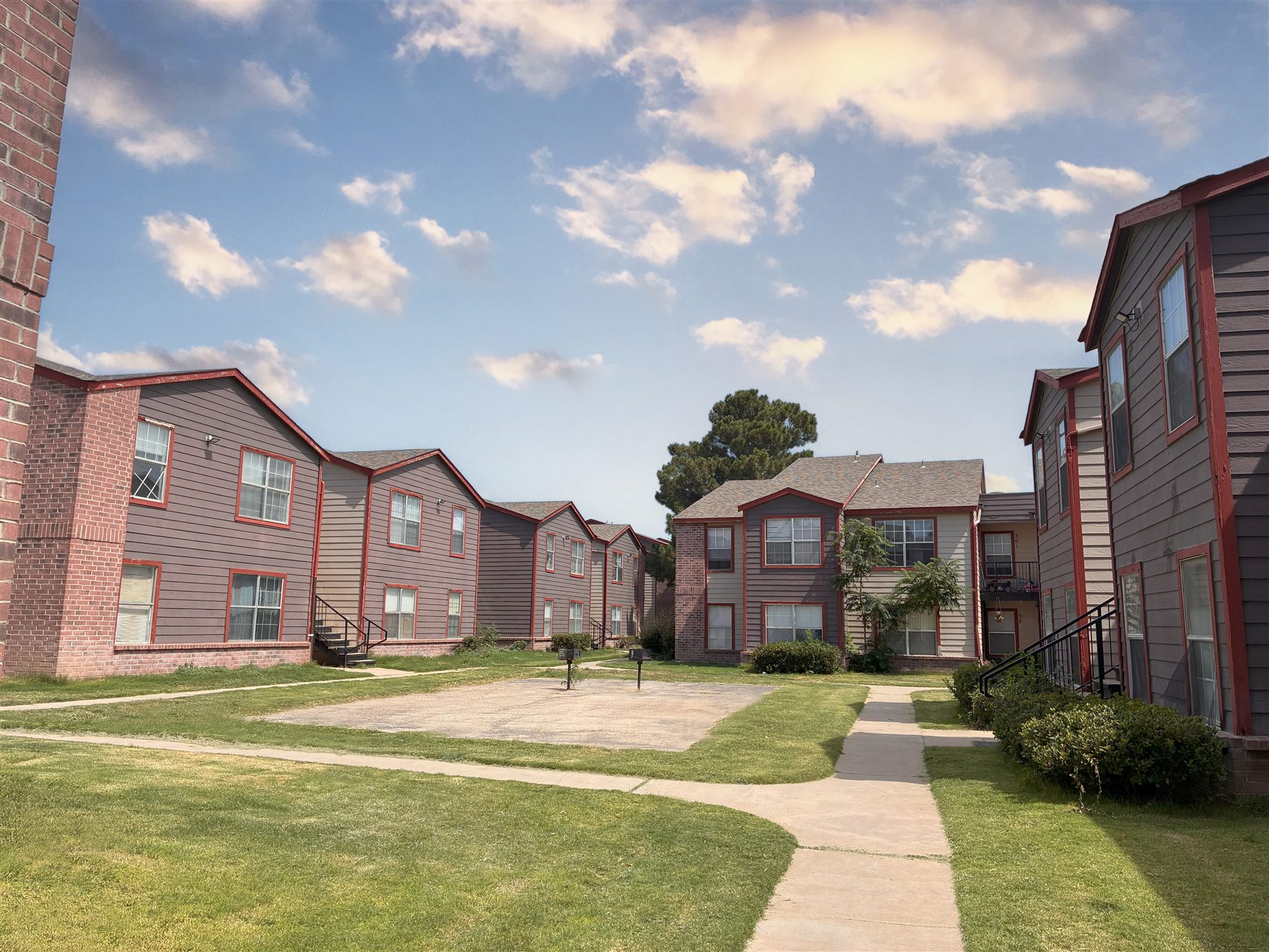 Our welcoming courtyard at Avalon Cove